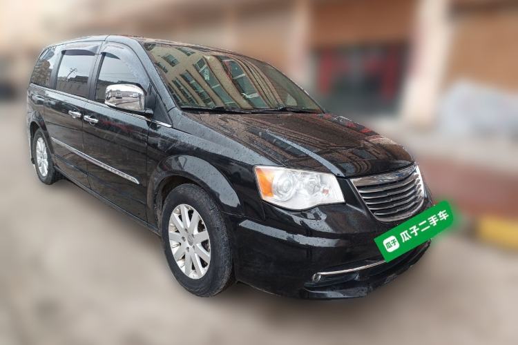 Used Chrysler Grand Voyager 2013 3.6L Luxury Edition Front Right 45 Deg