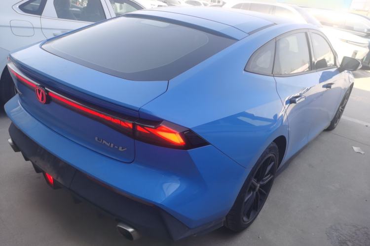 Used Changan UNI-V 2022 1.5T Prestige Version