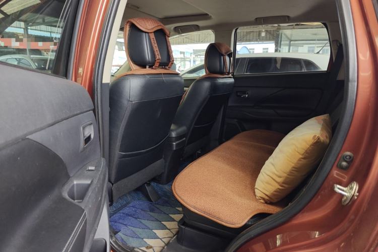 Used Mitsubishi Outlander 2013 2.4L 4x4 Luxury Navigation Edition 5 Seats