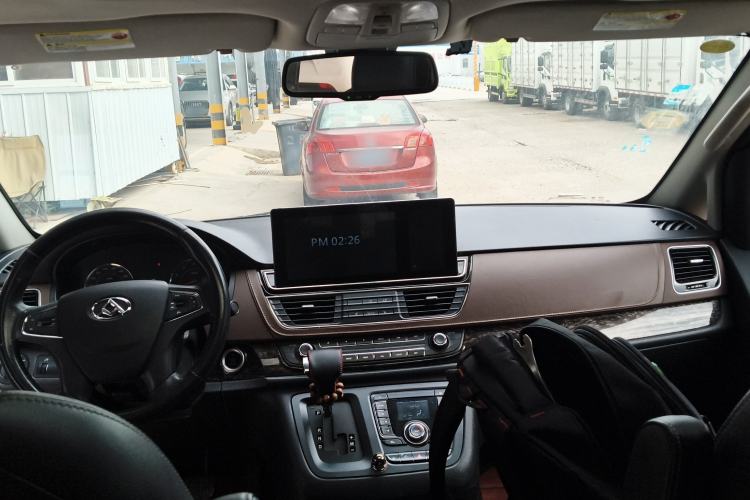 Used SAIC MAXUS G10 2016 2.0T Automatic Luxury Executive Edition Center Console