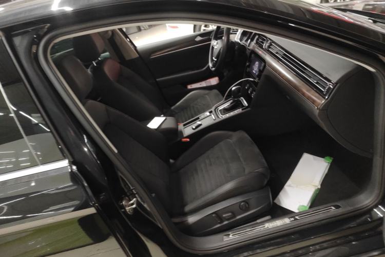 Used Volkswagen Magotan 2018 330TSI DSG Luxury Model
