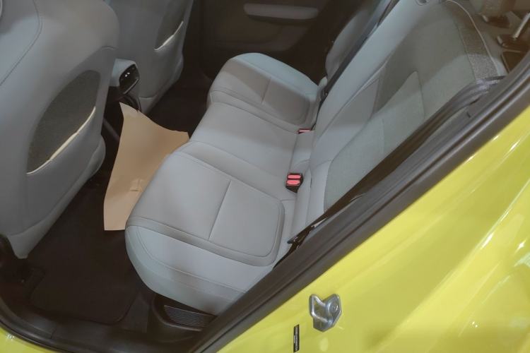 Used Volvo EX30 2025 Rear-Drive Long-Range Version Ultra Left Rear Seat