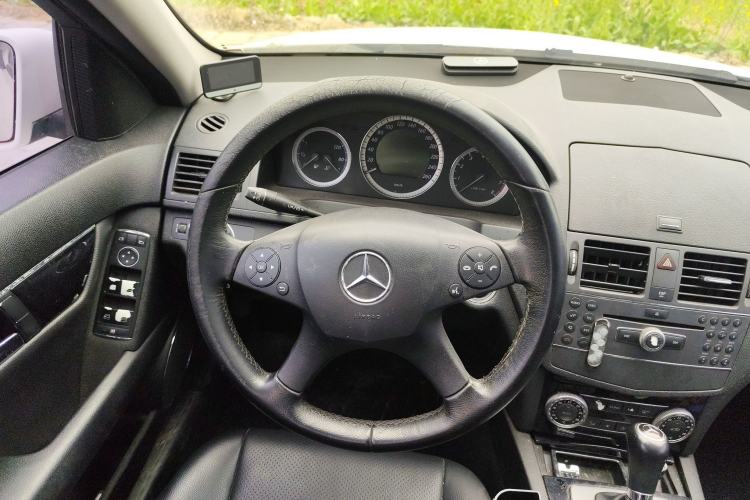 Used Mercedes-Benz C-Class 2010 C 180K Classic model