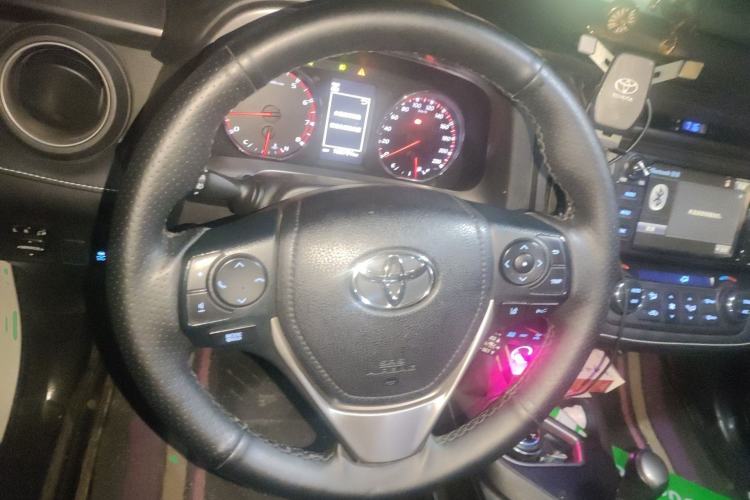 Used Toyota RAV4 2018 2.5L Automatic 4x4 Elite i Edition Steering Wheel
