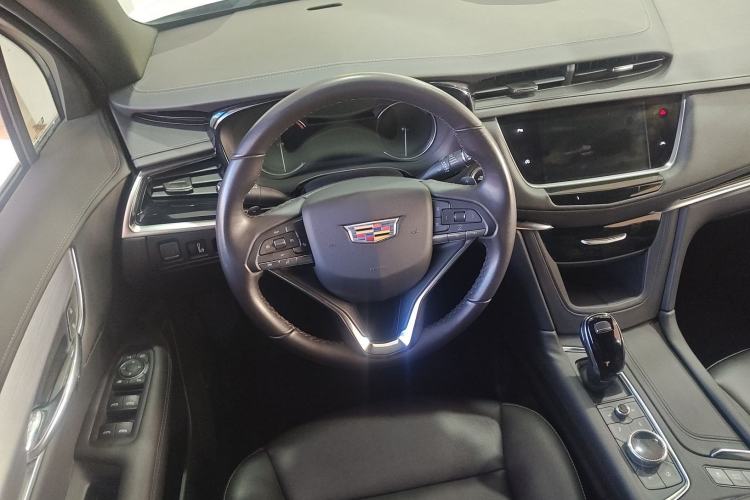 Used Cadillac XT6 2022 2.0T Six-Seater Four-Wheel-Drive Luxury Version Steering Wheel