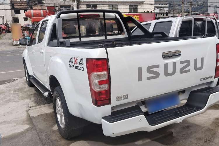 Used Isuzu JLM 2018 2.5T Two-Wheel Drive Diesel Luxury Version with Extended Cargo Bed JE4D25Q5A