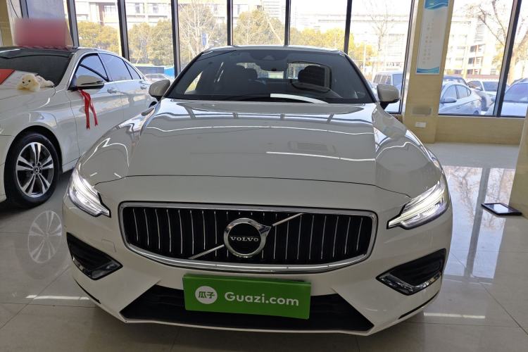 Used Volvo S60 2022 B4 Zhiyuan Luxury Edition