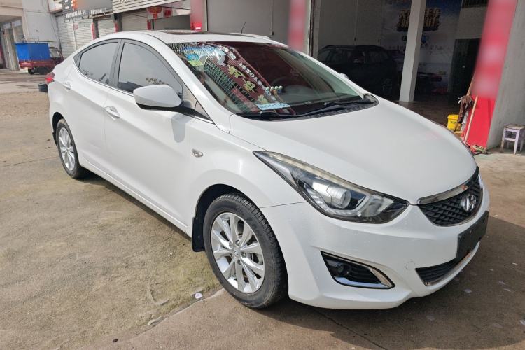 Used Hyundai Elantra (5th Generation / Langdong) 2016 1.6L Automatic Smart Version Front Right 45 Deg