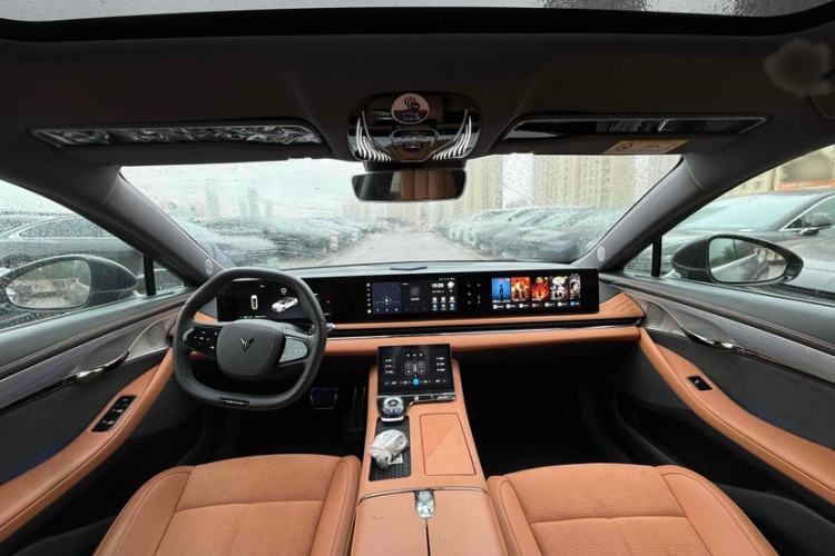 Used VOYAH PASSION 2024 PHEV Four-Wheel Drive Ultra-Long Range Flagship Model
