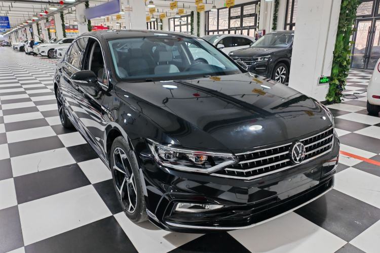 Used Volkswagen Magotan 2024 2 Million Units Zhongxiang Version 330TSI DSG Luxury Edition Exterior 2