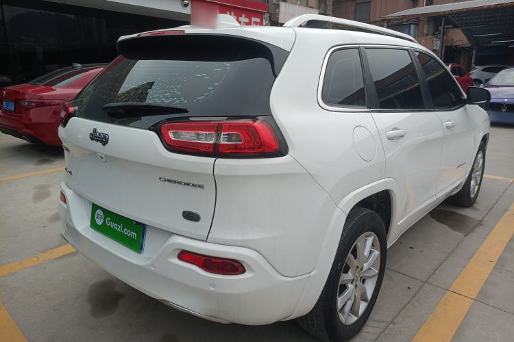 Used Jeep Cherokee 2017 2.4L Professional Smart Edition
