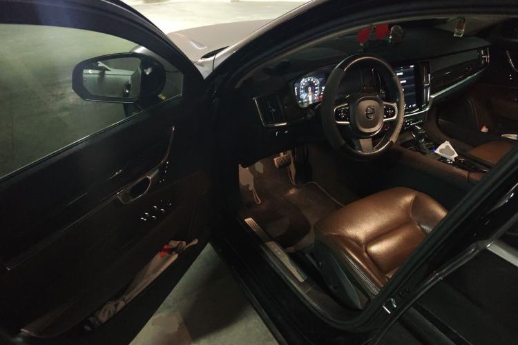 Used Volvo S90 2018 T4 Zhiyuan Edition
