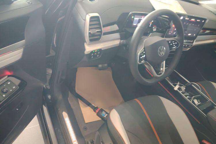 Used Volkswagen ID.6 CROZZ 2022 Long-Range PRO Edition Driver Seat