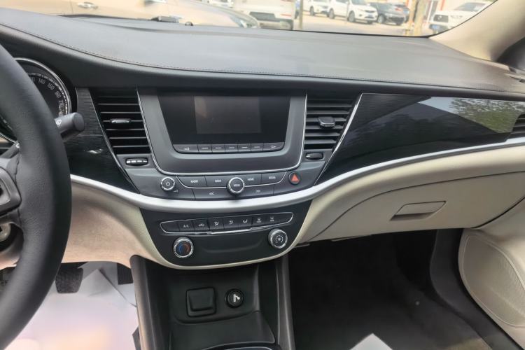 Used Buick Verano 2015 Sedan 15S Manual Entry-Level Model Audio And AC Panel