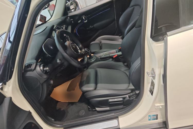 Used MINI MINI 2022 1.5T COOPER Classic Edition Five-Door Version
