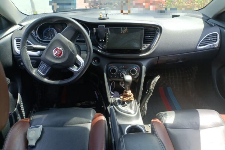 Used Fiat Viaggio 2015 1.4T Automatic Jingxiang Edition Center Console