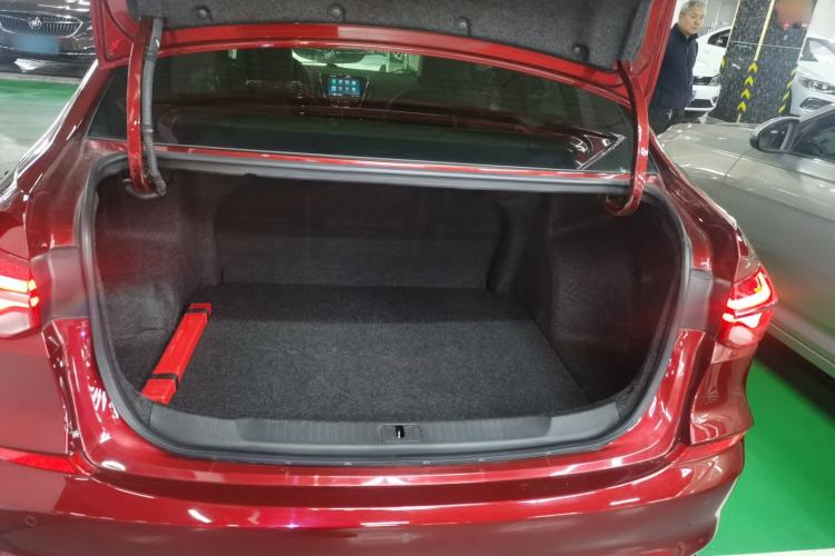 Used Chevrolet Monza 2020 Light Hybrid RS 330T Automatic Comfort Edition Trunk