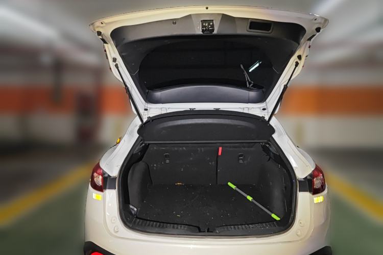 Used Mazda CX-4 2018 2.0L Automatic Two-Wheel Drive Blue Sky Dynamic Version China VI Standard Trunk