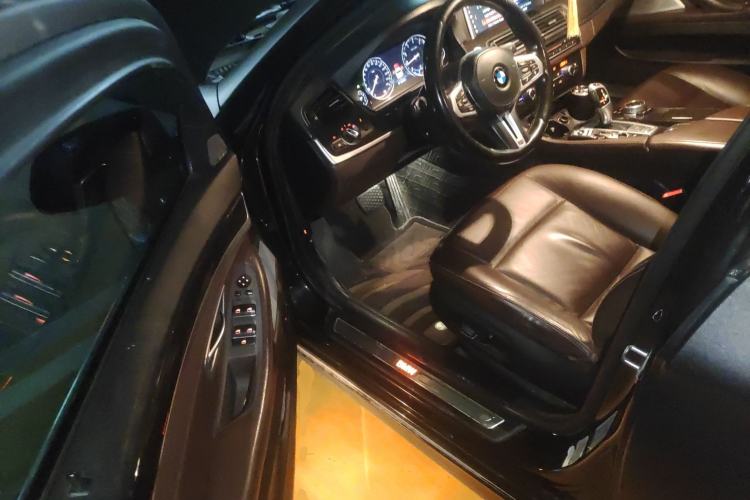 Used BMW 5 Series 2017 525Li Luxury Design Package Driver Seat