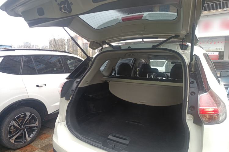 Used Nissan X-Trail 2015 2.0L CVT Comfort MAX Edition 2WD
