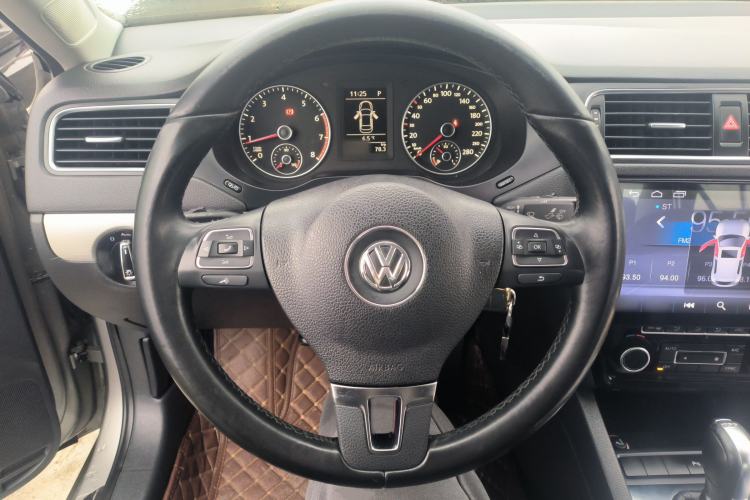 Used Volkswagen Sagitar 2014 Revised Version 1.4TSI Automatic Luxury Edition
