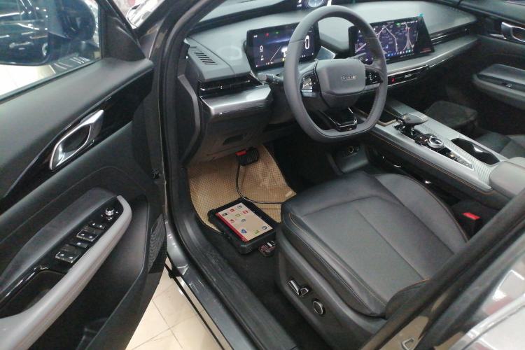 Used CHANGAN OSHAN Z6 2022 Blue Whale 1.5T DCT Smart Edition Urban Version Driver Seat