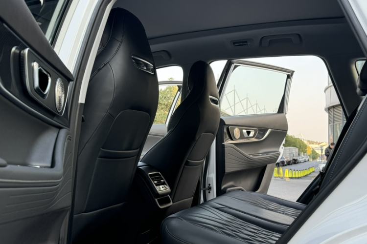 Used Chery Tiggo 7 PLUS 2023 Champion Edition 1.6 TGDI DCT Extraordinary Version Interior 4