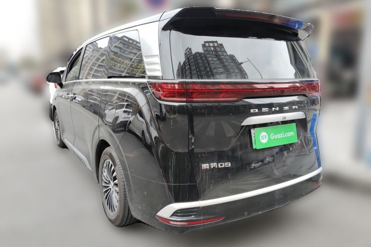 Used Denza D9 2022 DM-i 945 Luxury Model
