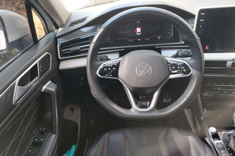 Used Volkswagen Tiguan L 2022 330TSI Automatic Two-Wheel Drive R-Line Enhanced Edition
