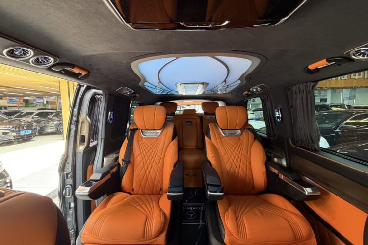 Used Mercedes-Benz Vito 2023 2.0T Elite Version 7 Seats Interior 11