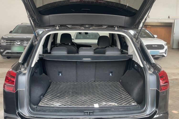 Used Volkswagen Tayron 2020 330TSI Two-Wheel Drive Luxury Smart Connectivity Version