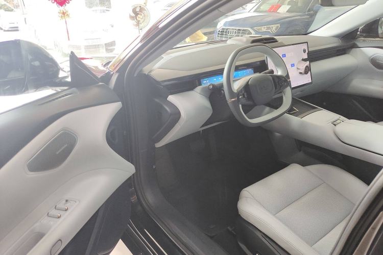 Used Lynk & Co Z10 2025 71 kWh 602 km Range Rear-Wheel Drive Pro