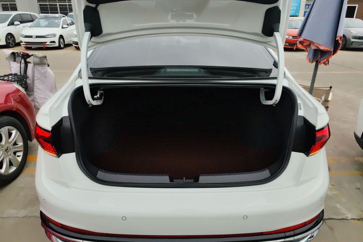 Used Volkswagen Sagitar 2024 300TSI DSG Excellence Edition Trunk