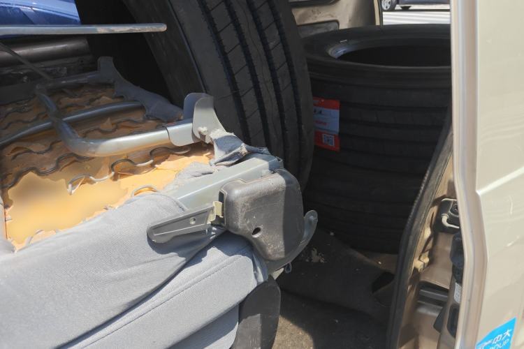 Used Wuling Rongguang 2014 1.2L S Base Model