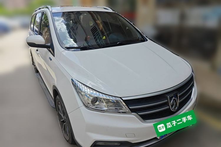 Used Baojun 730 2019 1.5T Manual Fashion Model 7-seater National V
