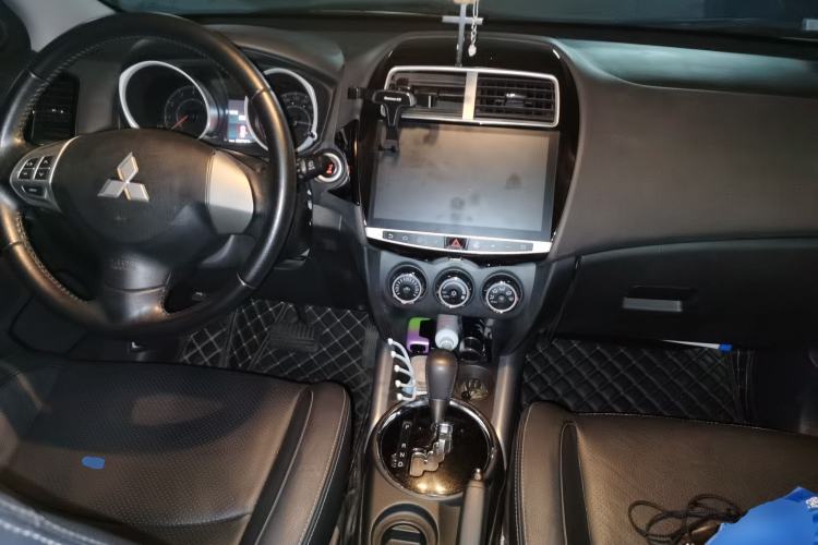 Used Mitsubishi ASX 2016 2.0L CVT Two-Wheel Drive Navigation Edition Center Console