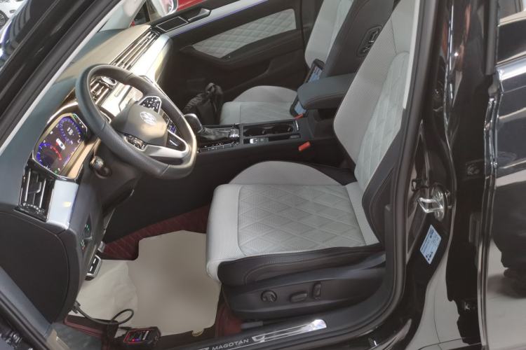 Used Volkswagen Magotan 2024 2 Million Units Zhongxiang Version 330TSI DSG Luxury Edition