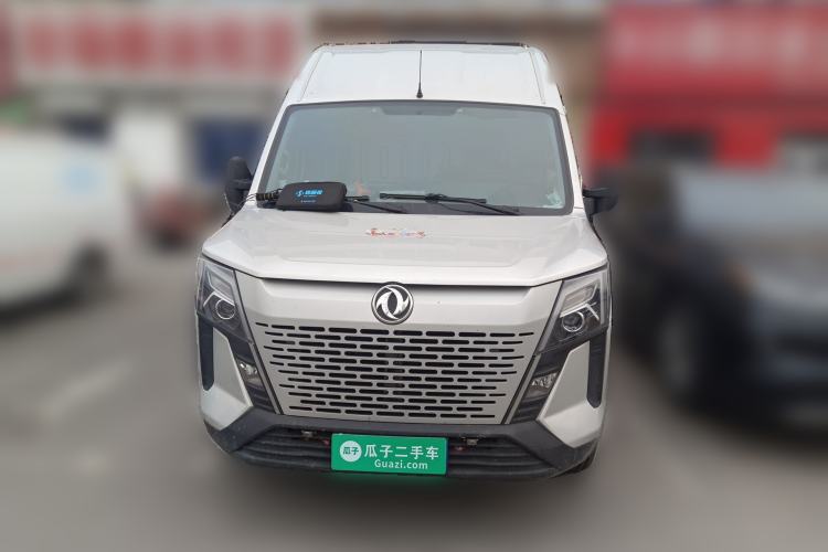Used Dongfeng Yufeng 2023 V9+ 2.3T Manual Rear-Drive Dual Rear Tires Long Wheelbase High-Roof 3-Seater Cargo Van Front
