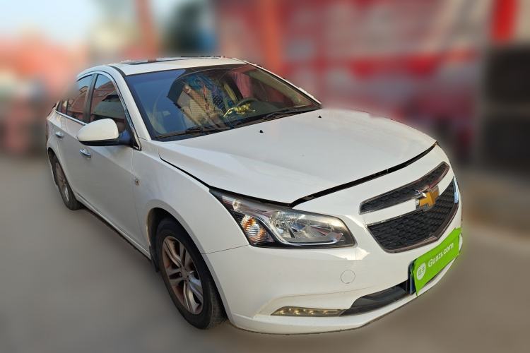 Used Chevrolet Cruze 2015 1.5L Classic SE MT Front Right 45 Deg