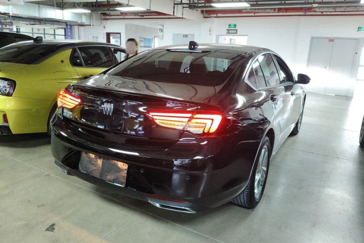 Used Buick Regal 2024 25T Deluxe Edition Rear Right 45 Deg