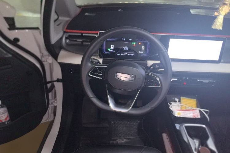 Used Geometry E Firefly 2024 301km Starlight Steering Wheel