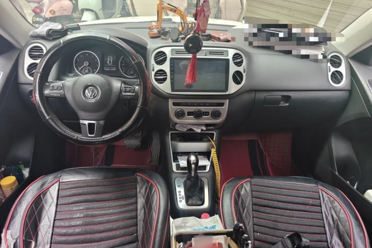 Used Volkswagen Tiguan 2017 300TSI Automatic Two-Wheel Drive Silk Road Comfort Edition Center Console