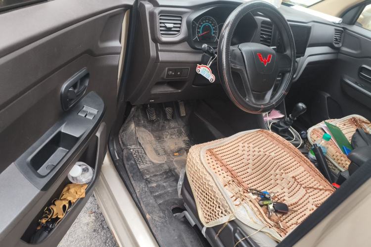 Used Wuling Hongguang V 2021 1.5L Enjoyment Edition LAR
