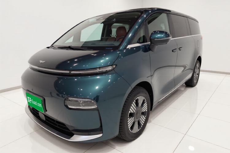 Used Geely Galaxy LEVC L380 2024 140-Degree 6-Seater All-Wheel-Drive Ultra