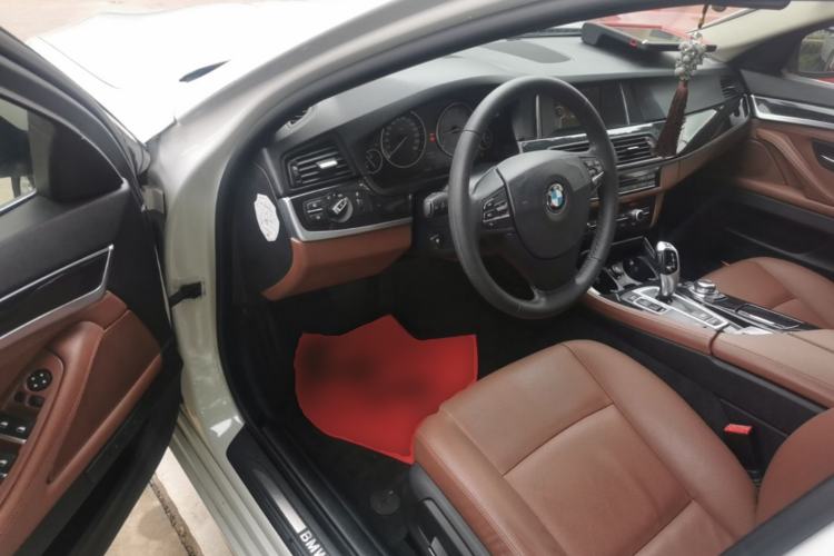 Used BMW 5 Series 2014 520Li Elegant Model
