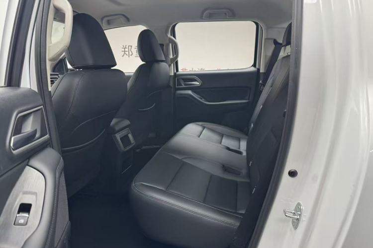 Used Great Wall Poer 2024 2.4T Commercial Version Automatic Diesel 4x4 Elite Edition Interior 3