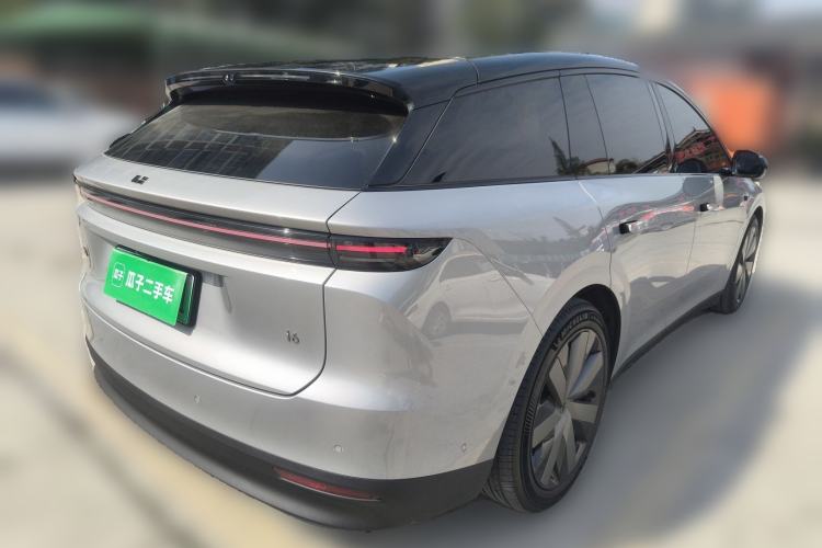 Used Li Auto i6 2025 Model Four-Wheel-Drive Standard Type
