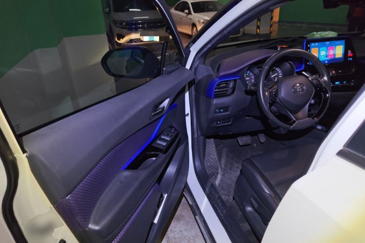 Used Toyota IZOA 2018 2.0L Yichi Edition China V Standard