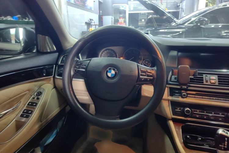 Used BMW 5 Series 2011 528Li Leading Model