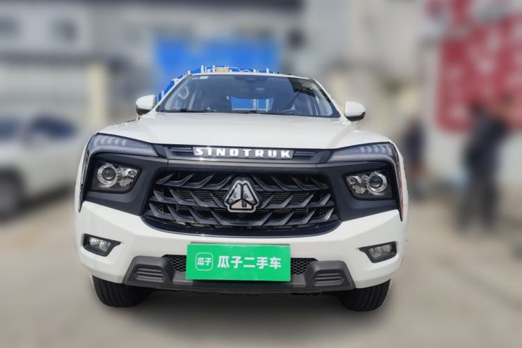 Used Sinotruk BOLDEN 2024 Commercial 2.0T Automatic Diesel 4x4 Long Wheelbase Luxury Edition Front